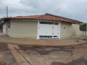 Alugar Casas / Padrão em Olímpia. apenas R$ 1.300,00
