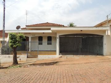 Alugar Casas / Padrão em Olímpia. apenas R$ 1.700,00