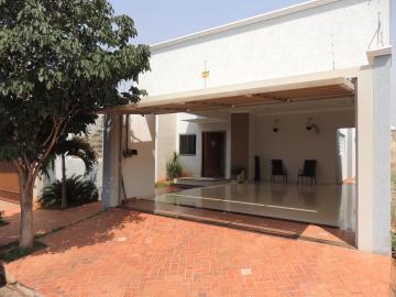 Alugar Casas / Padrão em Olímpia. apenas R$ 650.000,00