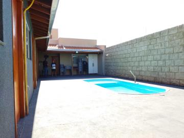 Excelente casa com piscina e área de lazer.
