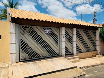 Alugar Casas / Padrão em Severínia. apenas R$ 225.000,00