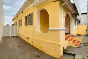 Alugar Casas / Padrão em Olímpia. apenas R$ 2.000,00