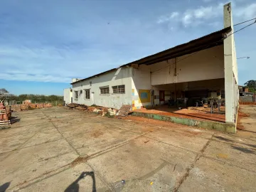 Prédio Comercial de esquina com excelente localização na região central de Guaraci-SP