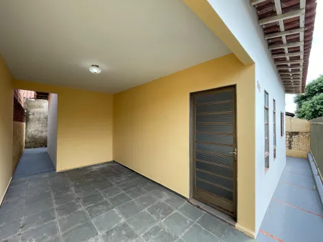 Alugar Casas / Padrão em Olímpia. apenas R$ 300.000,00