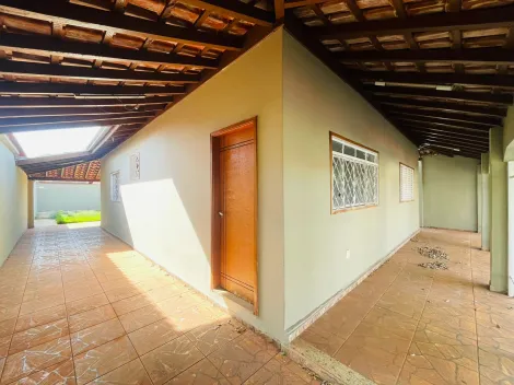 Alugar Casas / Padrão em Olímpia. apenas R$ 2.000,00