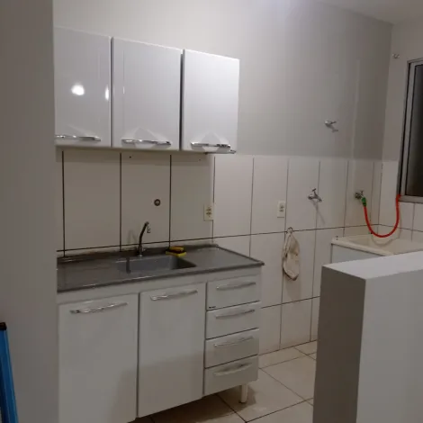 Alugar Casas / Padrão em São José do Rio Preto. apenas R$ 1.350,00