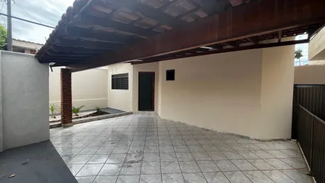 Alugar Casas / Padrão em Olímpia. apenas R$ 3.000,00